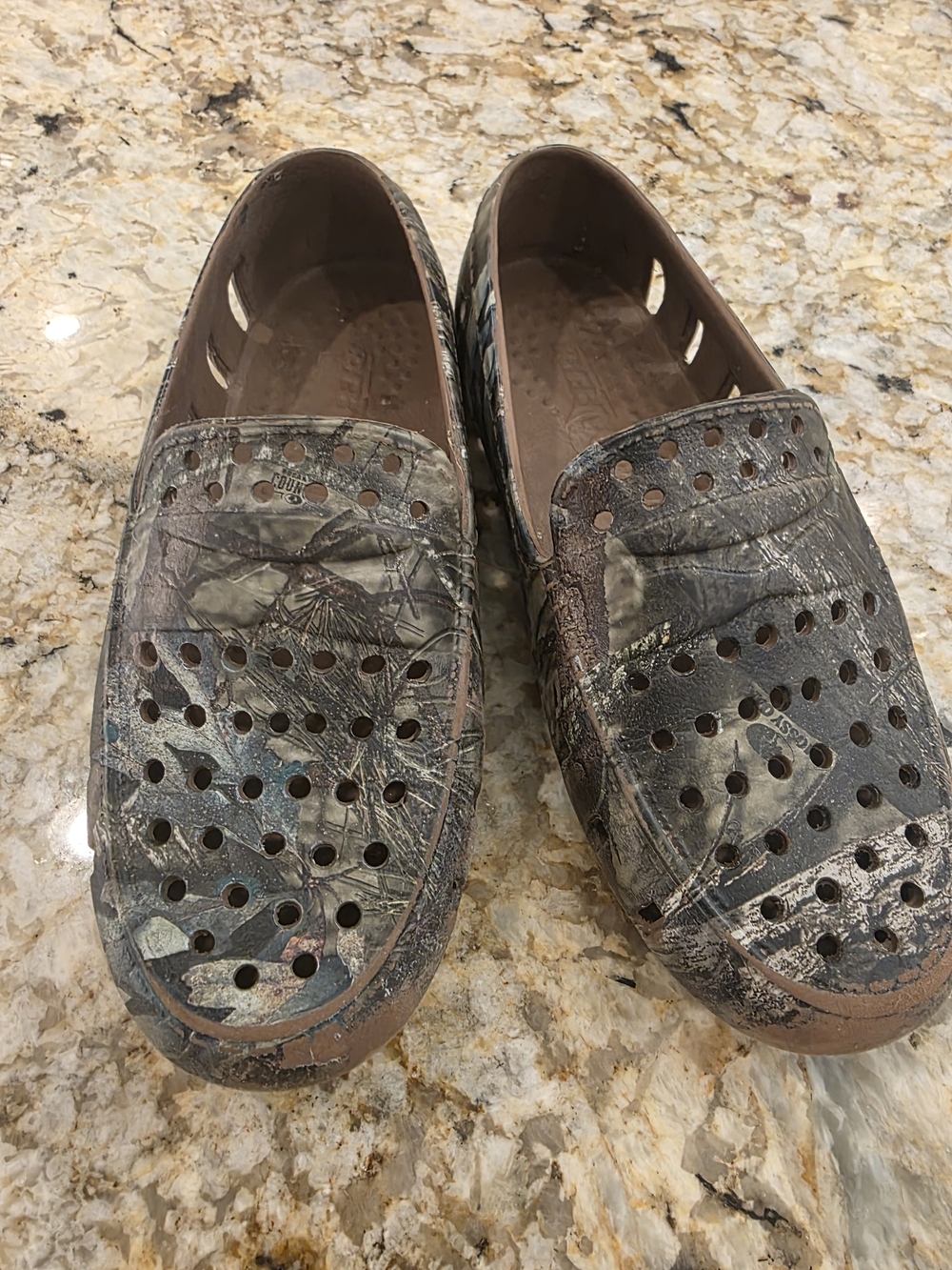 Kids Waterproof Camo Slip-On Sandals - Brown/Green